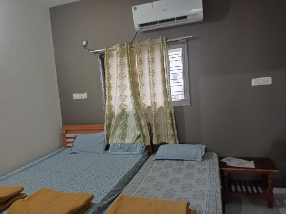 Honest Deluxe Room Garudeshwar 外观 照片