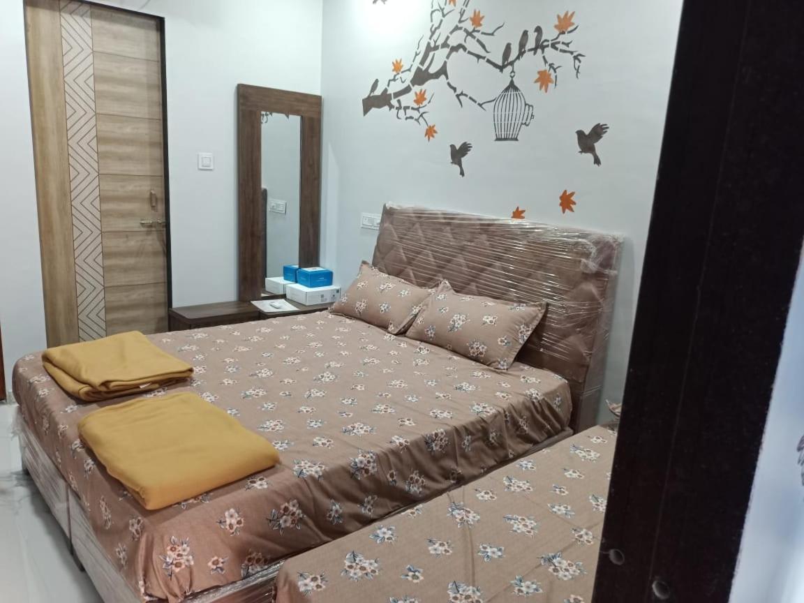 Honest Deluxe Room Garudeshwar 外观 照片
